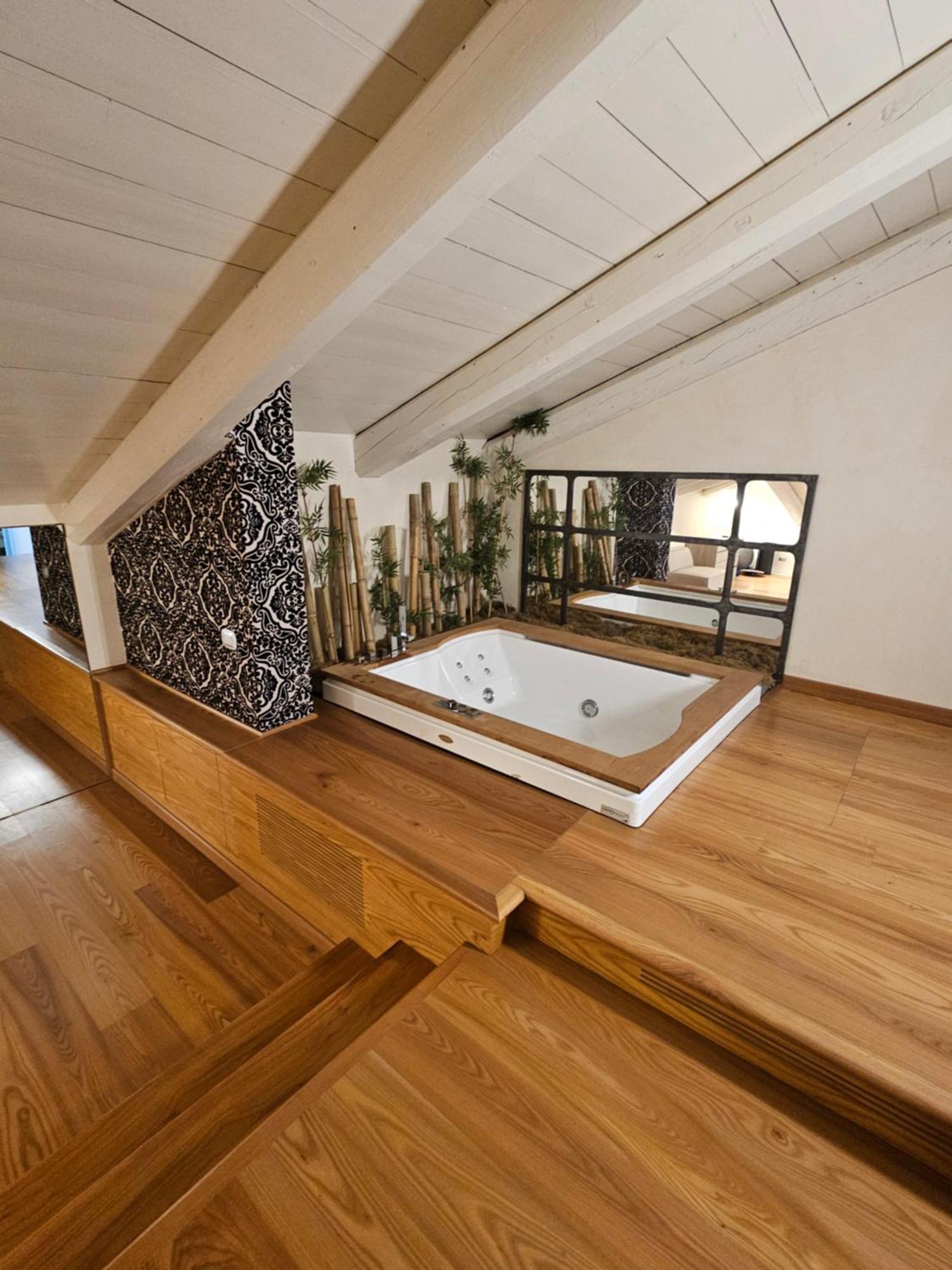 Luxury In The Center Of Alba!!